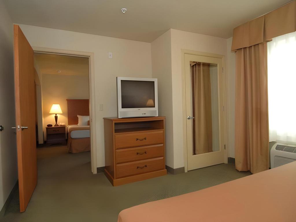 Best Western Windsor Pointe Hotel & Suites-At&T Center