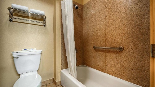 Best Western Windsor Pointe Hotel & Suites-At&T Center image 16