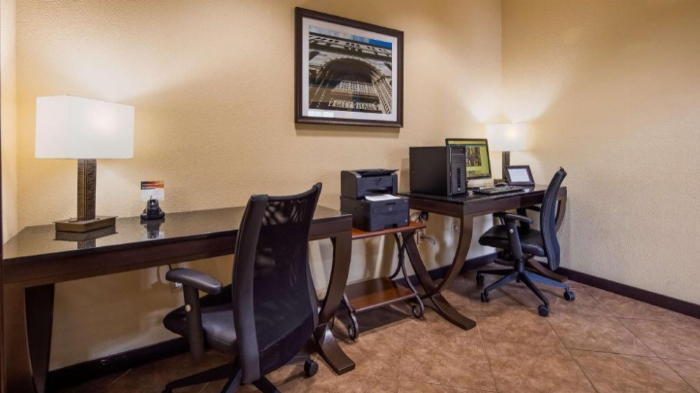 Best Western Windsor Pointe Hotel & Suites-At&T Center Image 39