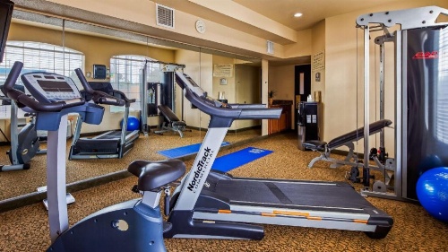 Best Western Windsor Pointe Hotel & Suites-At&T Center image 41